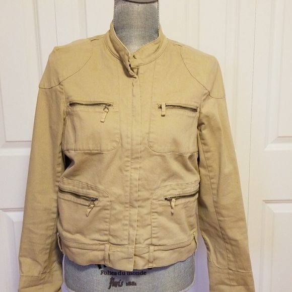 Jacket - Picture 1 of 8